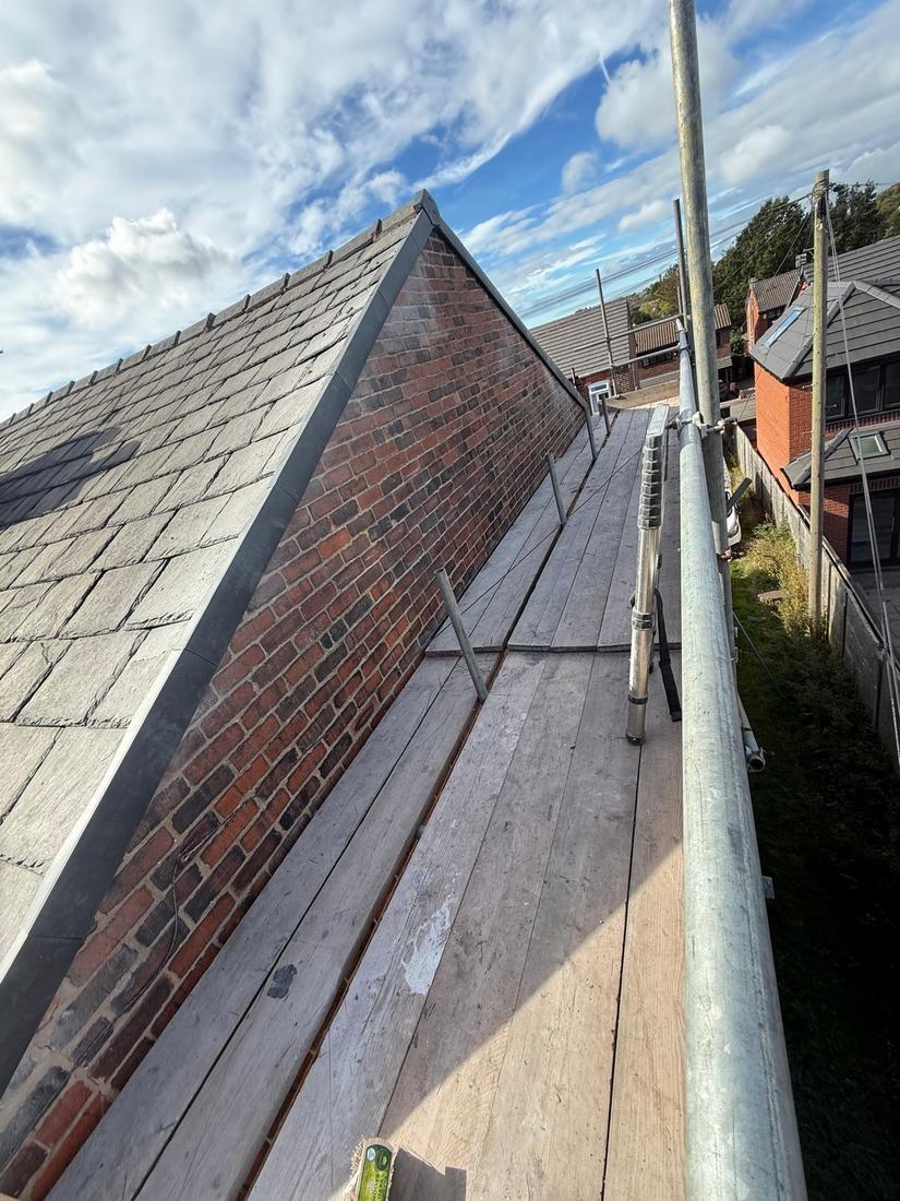 D & P job: roof edge and gutter