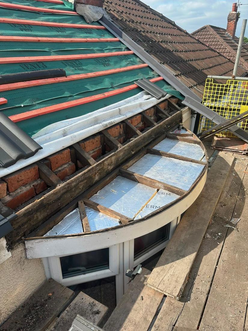 D & P job: bay roof, felt and battens