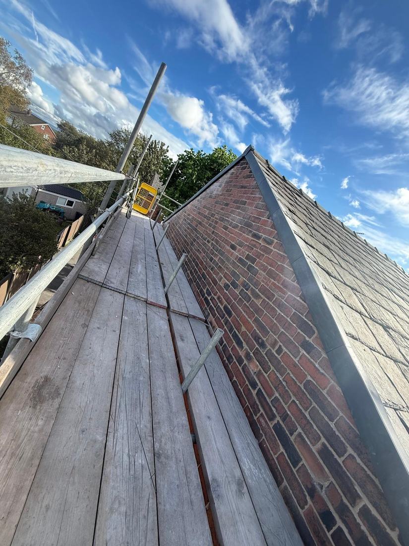 D & P job: parapet and roof edge