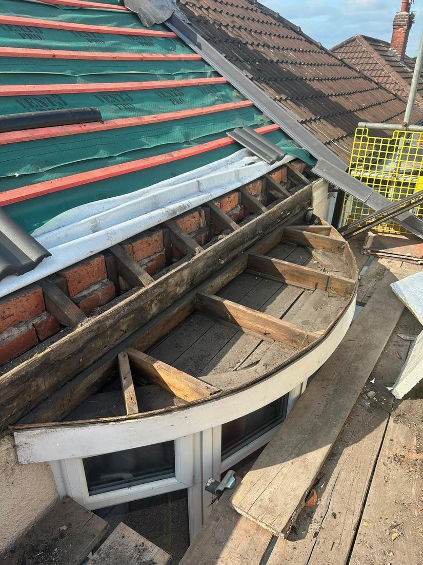 D & P job: bay roof, felt and battens